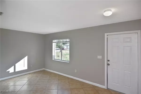 Lehigh Acres, FL 33973,5321-5323 28th ST SW