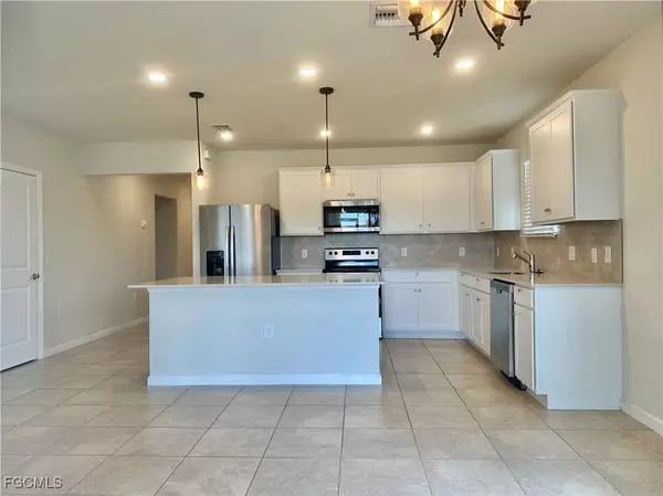 North Fort Myers, FL 33917,16027 Enclaves Cove DR