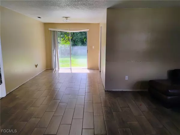 Fort Myers, FL 33905,13841 Fifth ST