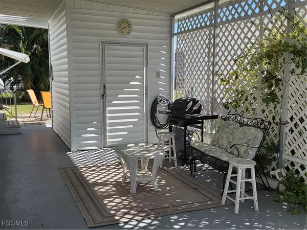 North Fort Myers, FL 33917,865 Moonlight DR