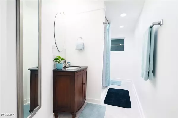 Gibsonton, FL 33534,6901 Michigan AVE