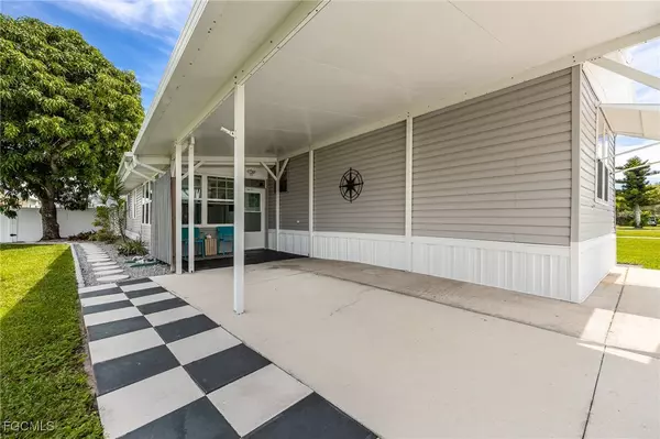 Fort Myers, FL 33908,16151 Sunset Strip