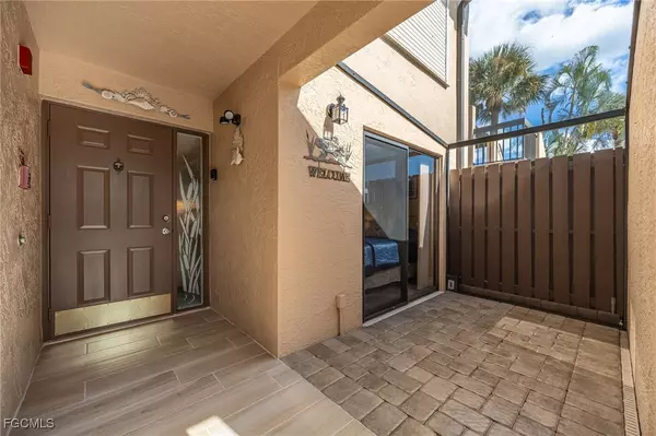 North Fort Myers, FL 33917,15444 Admiralty CIR #4