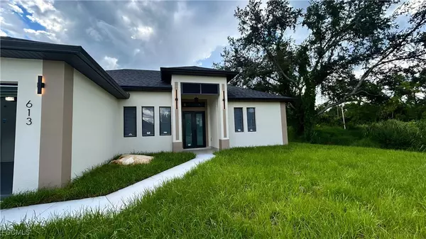 Lehigh Acres, FL 33936,613 Gerald AVE