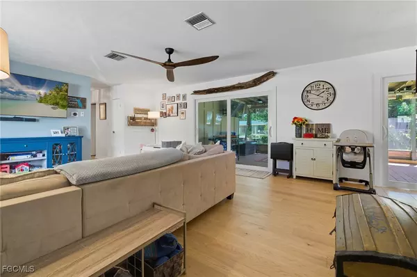 Fort Myers, FL 33919,1420 Mandel RD