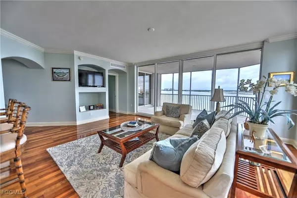 Fort Myers, FL 33901,2104 W First ST #704