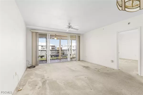 Fort Myers Beach, FL 33931,4491 Bay Beach LN #133