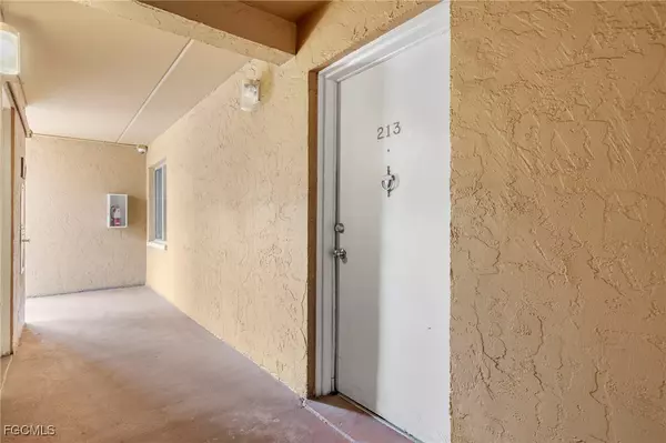 Fort Myers, FL 33901,2366 E Mall DR #213