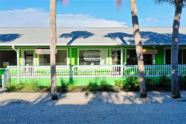 Sanibel, FL 33957,1640 Periwinkle WAY #3