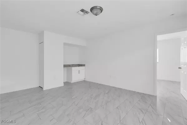 Fort Myers, FL 33907,5624 7th AVE