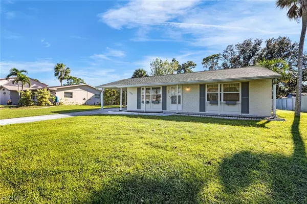 Port Charlotte, FL 33952,517 Reading ST NW