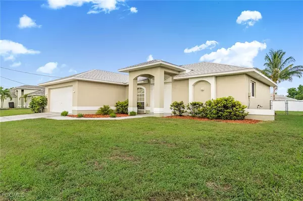 Cape Coral, FL 33990,517 SE 16th PL
