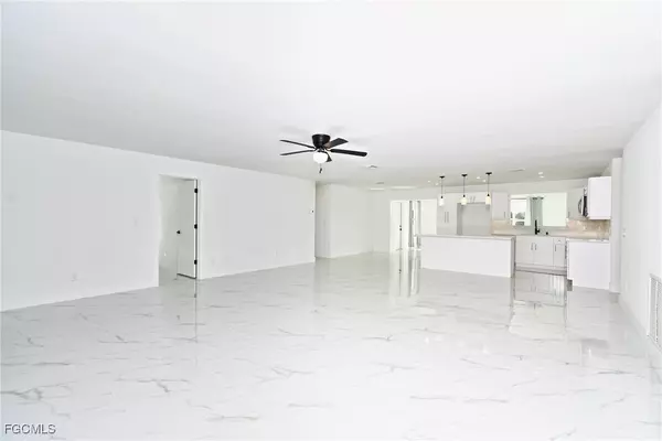 Lehigh Acres, FL 33936,14 Richmond AVE N