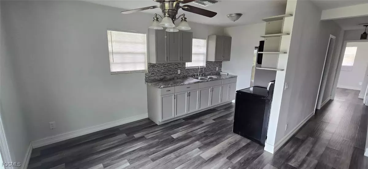 Lehigh Acres, FL 33976,3218 24th ST SW