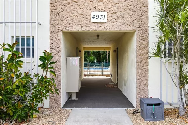 Cape Coral, FL 33904,4931 Vincennes CT #6