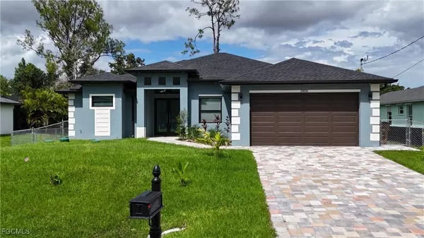 2806 15th ST W, Lehigh Acres, FL 33971