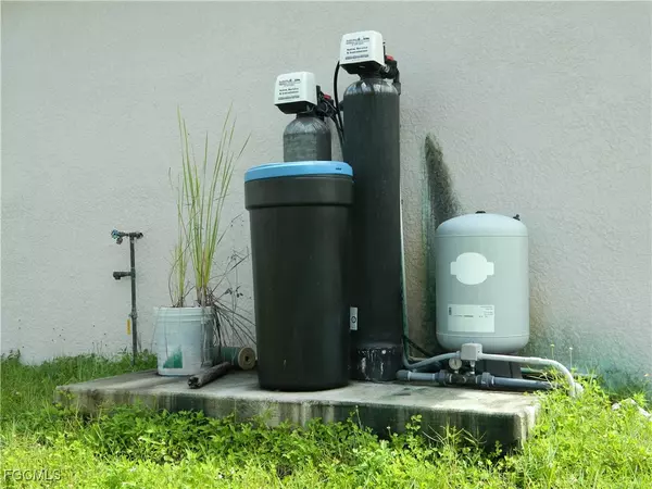 Lehigh Acres, FL 33971,2913 65th ST W