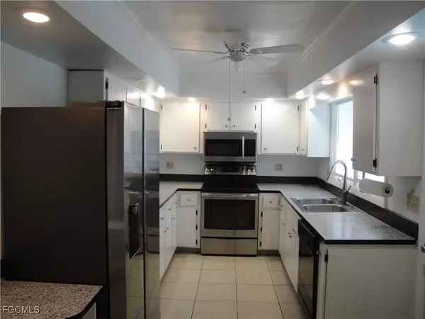 Lehigh Acres, FL 33936,620 Robert AVE