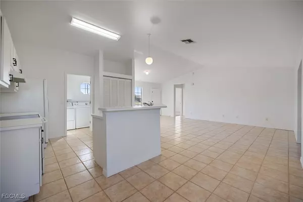 Lehigh Acres, FL 33936,204 Roat ST