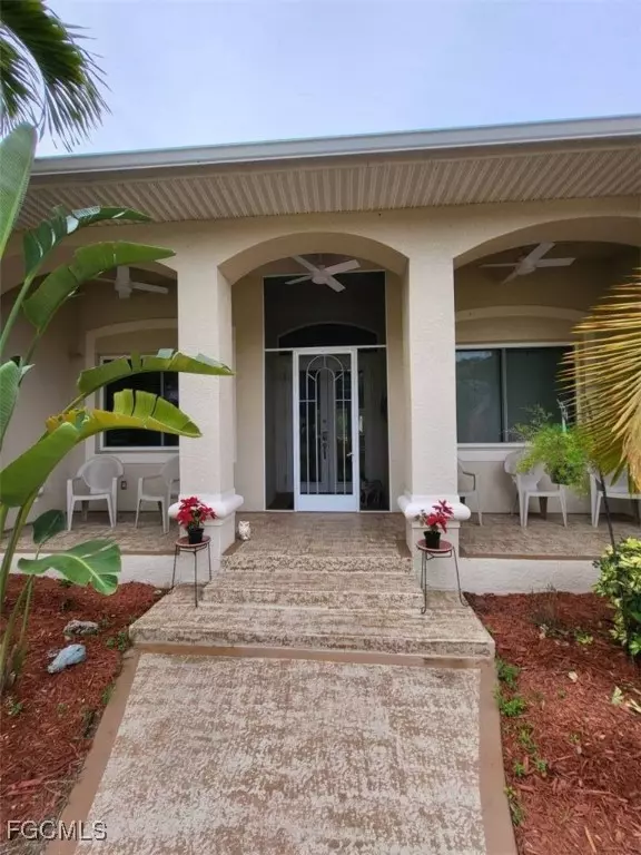 North Fort Myers, FL 33903,715 Hutto RD