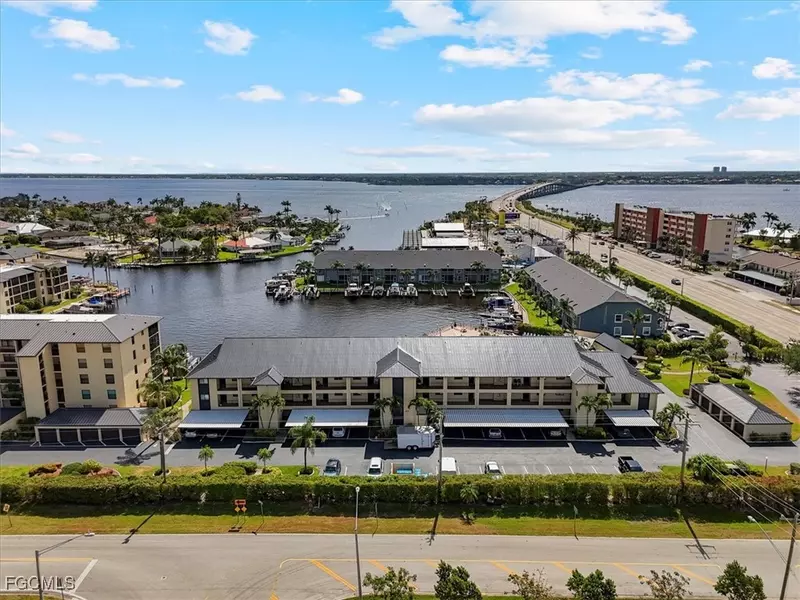 4719 SE 17th PL #208, Cape Coral, FL 33904