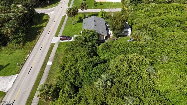 Lehigh Acres, FL 33972,104 W 6th ST