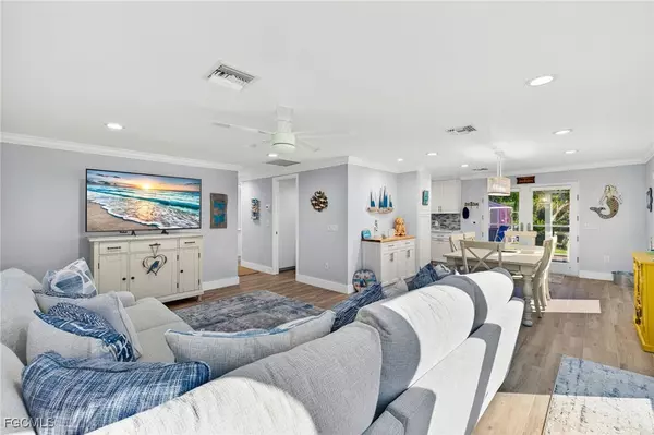 Sanibel, FL 33957,1825 Middle Gulf DR