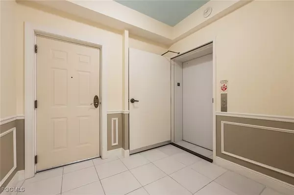 Fort Myers, FL 33916,2743 1st ST #1704