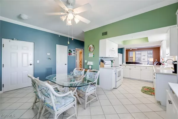 Fort Myers Beach, FL 33931,4361 Bay Beach LN #424