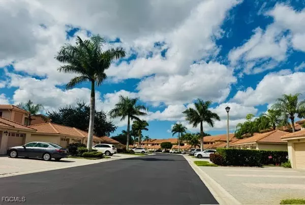 Naples, FL 34114,3977 Bishopwood CT E #203