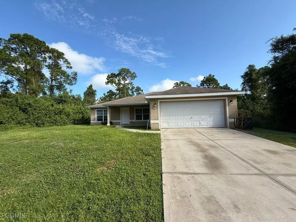 Lehigh Acres, FL 33974,919 Berg ST E