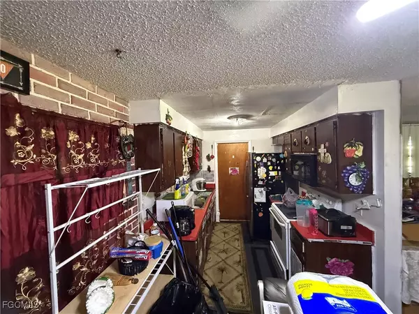 Fort Myers, FL 33905,854 Dellena LN