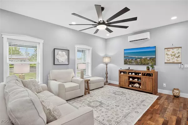 Fort Myers, FL 33905,3824 Helms CT