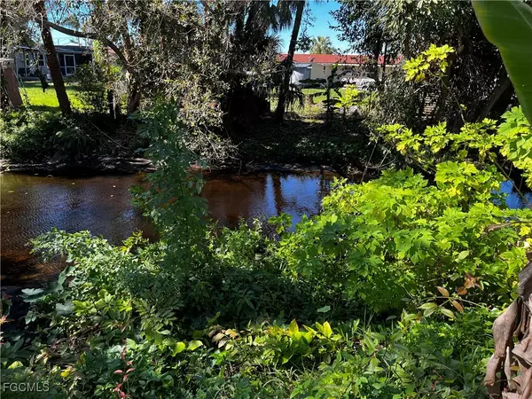 North Fort Myers, FL 33917,1685 Daniels DR