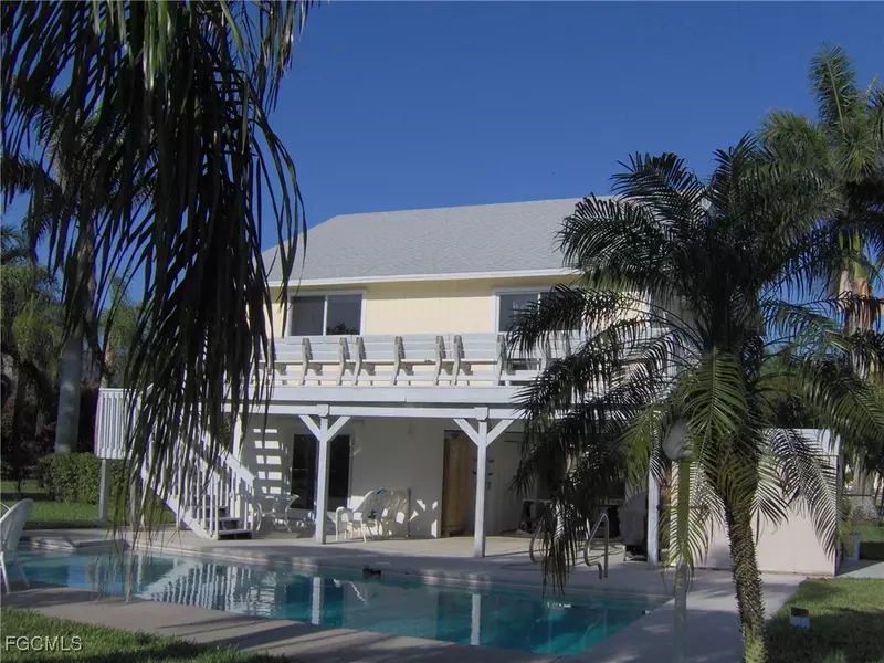 140 Estrellita DR, Fort Myers Beach, FL 33931