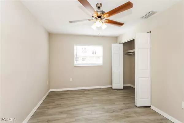 Fort Myers, FL 33967,18487 Evergreen RD