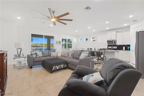 Cape Coral, FL 33909,3401 Acapulco CIR
