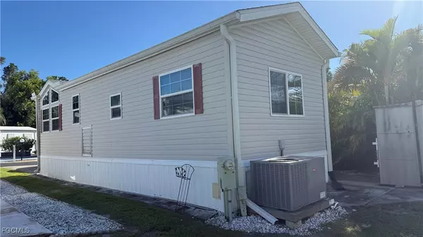 Estero, FL 33928,8539 Pepperwood DR