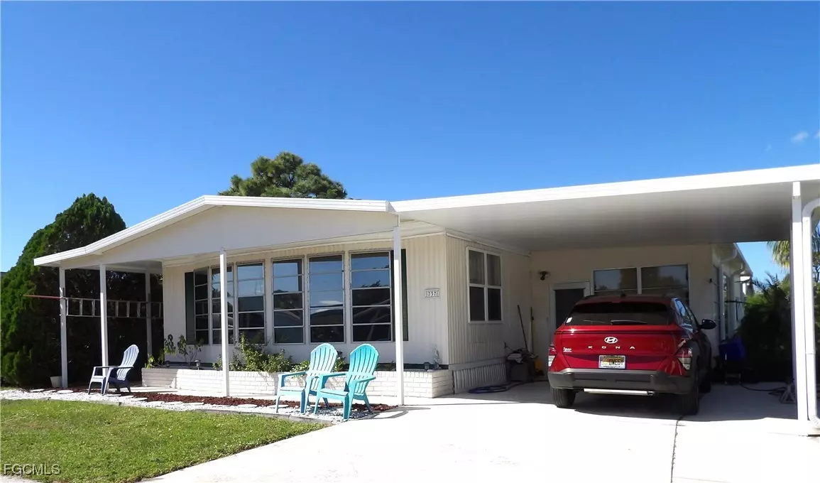 North Fort Myers, FL 33917,737 KNOTTY PINE CIR