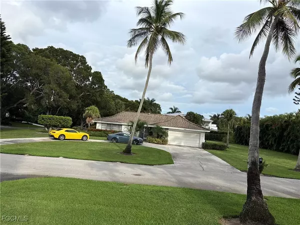Naples, FL 34102,690 Murex DR