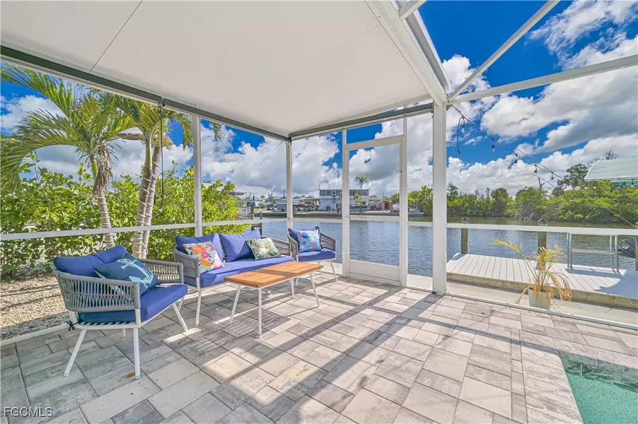 2868 Sanibel BLVD, St James City, FL 33956
