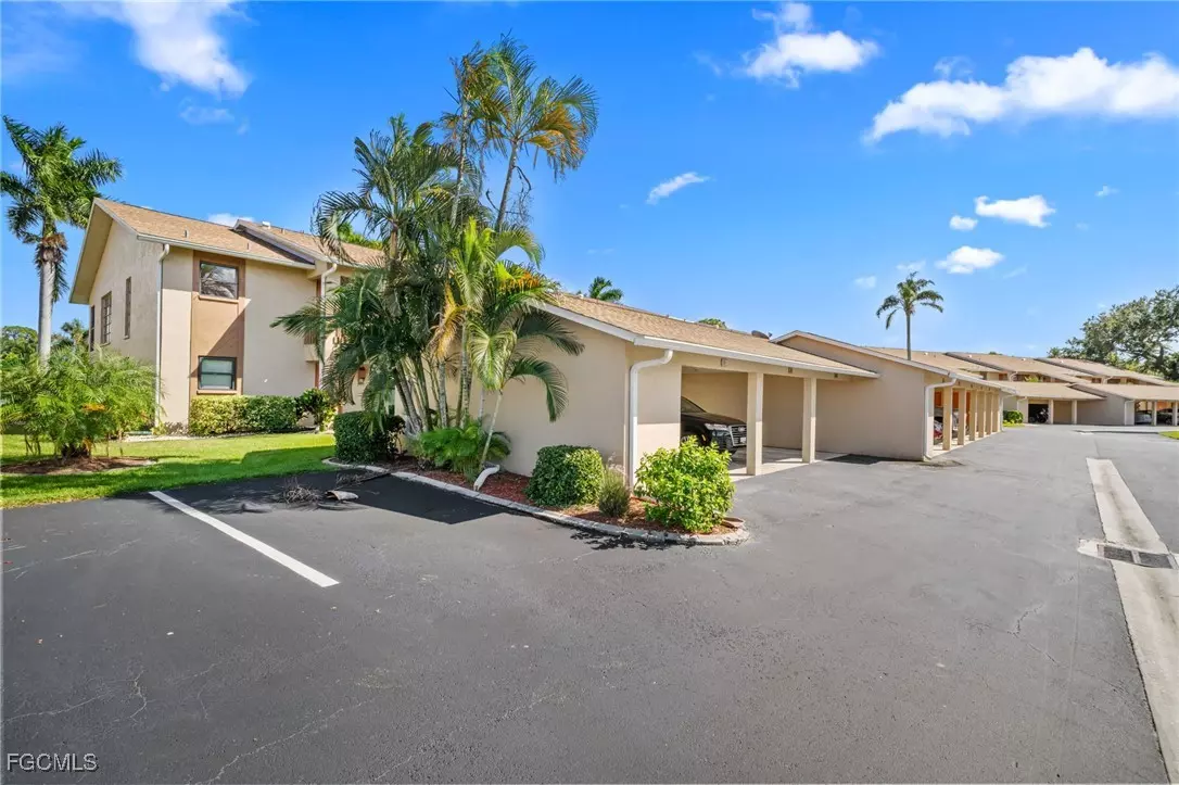 North Fort Myers, FL 33917,15350 moonraker CT #309