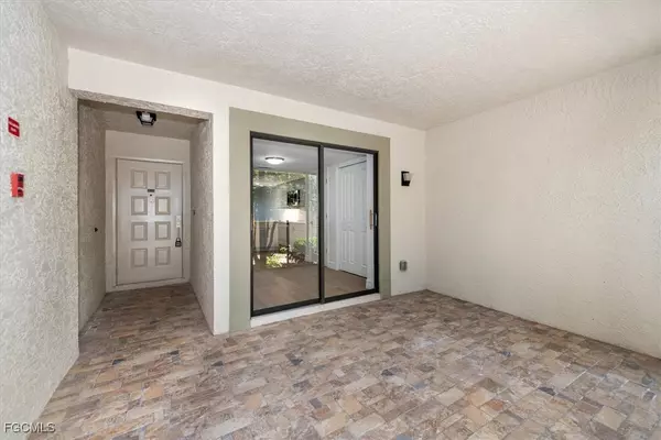 Fort Myers, FL 33908,12541 Kelly Sands WAY #15