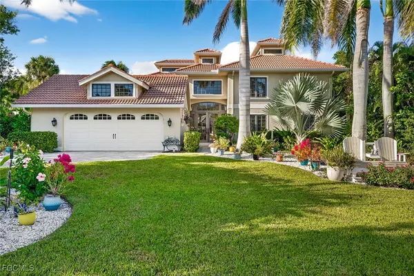 Sanibel, FL 33957,732 Windlass WAY