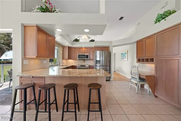 Sanibel, FL 33957,1300 Par View DR