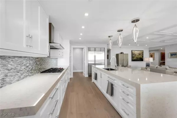 Naples, FL 34110,13915 Old Coast RD #802