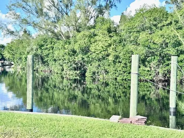 North Fort Myers, FL 33917,5529 Sir Walter WAY