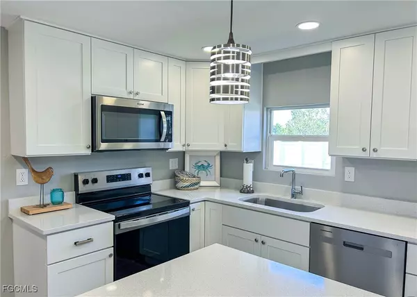 Fort Myers Beach, FL 33931,11170 Bayside LN