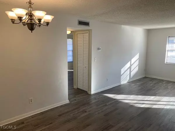 Fort Myers, FL 33919,6150 Whiskey Creek DR #807