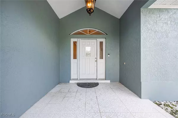 Labelle, FL 33935,1261 Riverbend DR